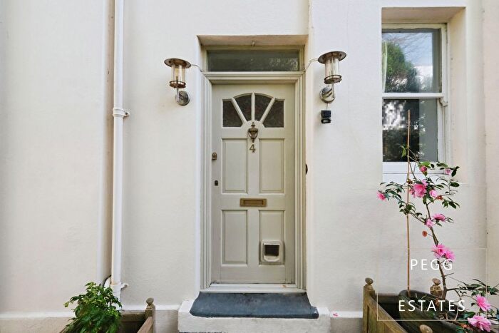 2 Bedroom Maisonette For Sale In Glengariffe, Torquay, TQ1