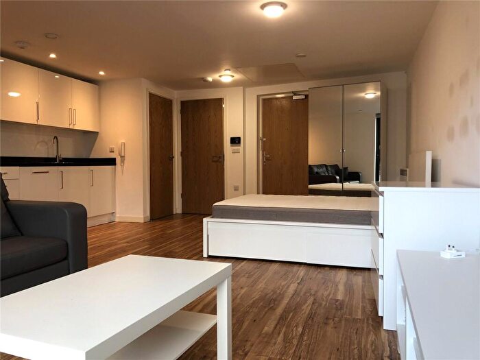 1 Bedroom Flat To Rent In Aire, Cross Green Lane, LS9