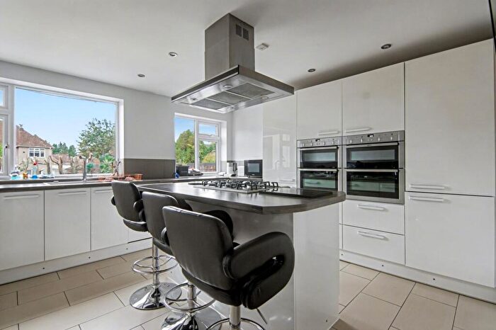 5 Bedroom Semi-Detached House For Sale In Stareton Close, Coventry, CV4