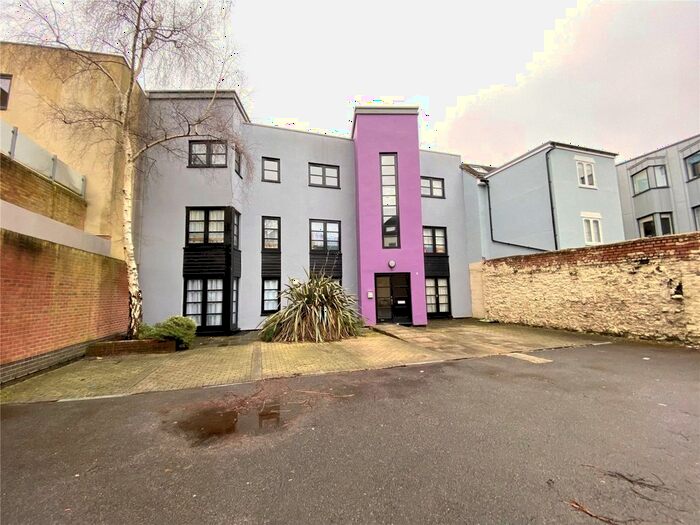 1 Bedroom Flat To Rent In Boot Lane, Bedminster, Bristol, BS3