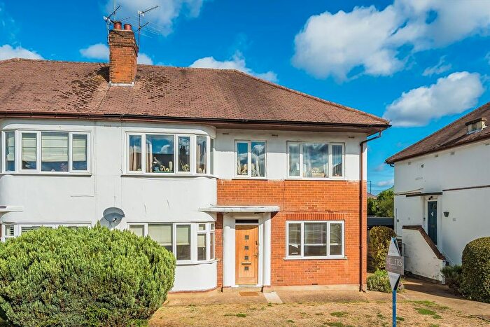 2 Bedroom Flat For Sale In Fulwood Gardens, Twickenham, TW1