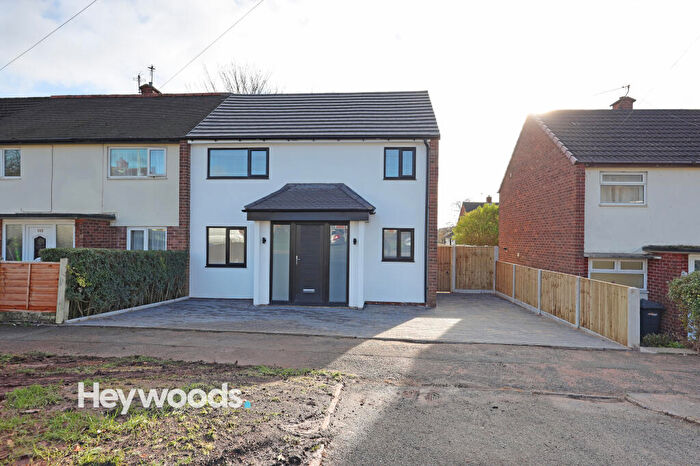 3 Bedroom Town House For Sale In Seabridge Lane, Newcastle-under-Lyme, Staffordshire, ST5
