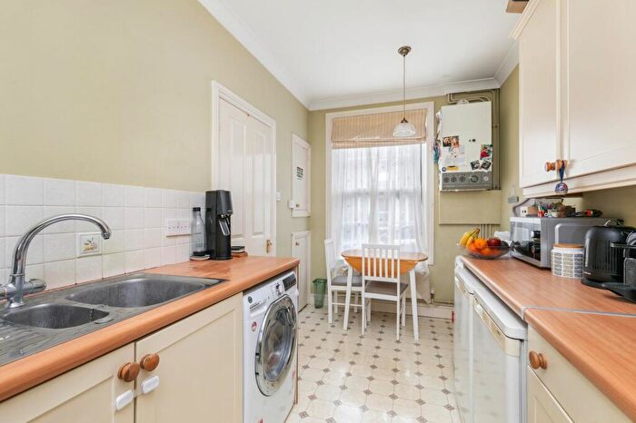 3 Bedroom Terraced House For Sale In Parchment Street, Winchester, SO23