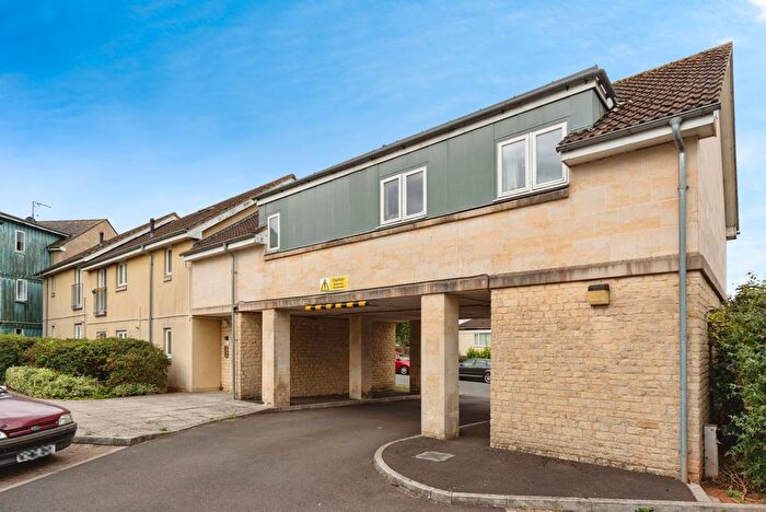 2 Bedroom Flat For Sale In Old Fosse Road, Bath, BA2