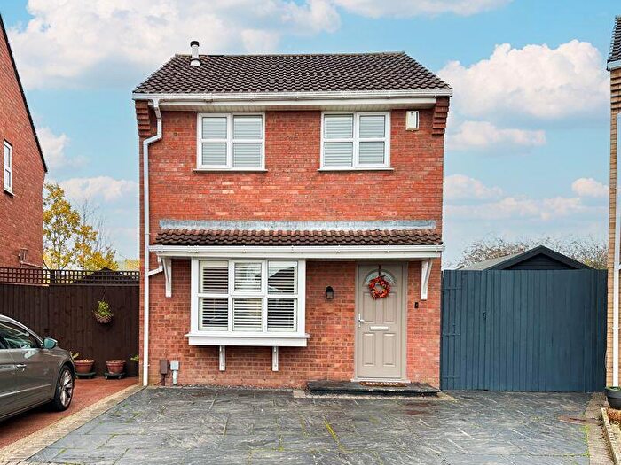 2 Bedroom Detached House For Sale In Millington Close, Prenton, Wirral, CH43