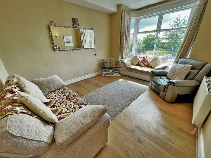 4 Bedroom Terraced House To Rent In Burley Road, Leeds, LS4