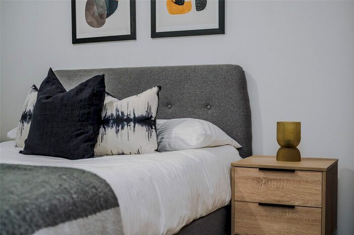 2 Bedroom Flat To Rent In Crossings, Park Green, Macclesfield SK11