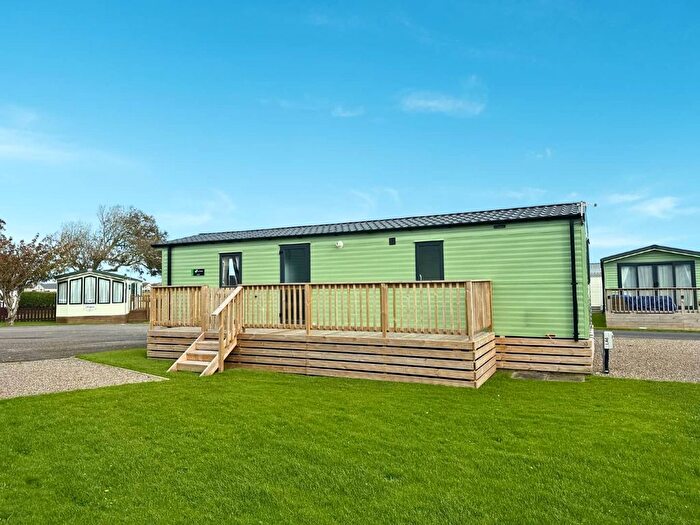 2 Bedroom Mobile/park Home For Sale In Skinburness Road, Silloth, Wigton, CA7