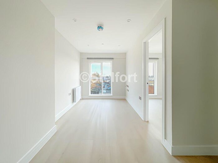 1 Bedroom Apartment To Rent In Goodmayes Road, London, IG3