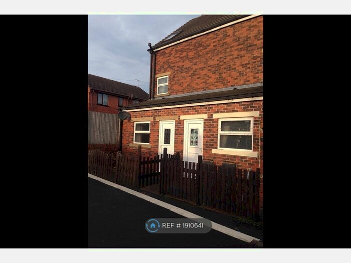 3 Bedroom Terraced House To Rent In Mafeking Avenue, Leeds, LS11