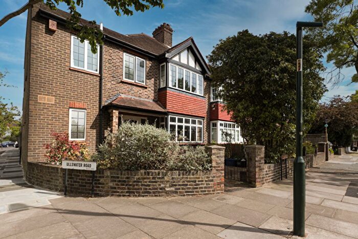 4 Bedroom Semi-Detached House For Sale In Ferry Road, Barnes, SW13