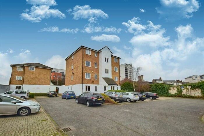 1 Bedroom Flat To Rent In Carolina Close, Stratford, E15