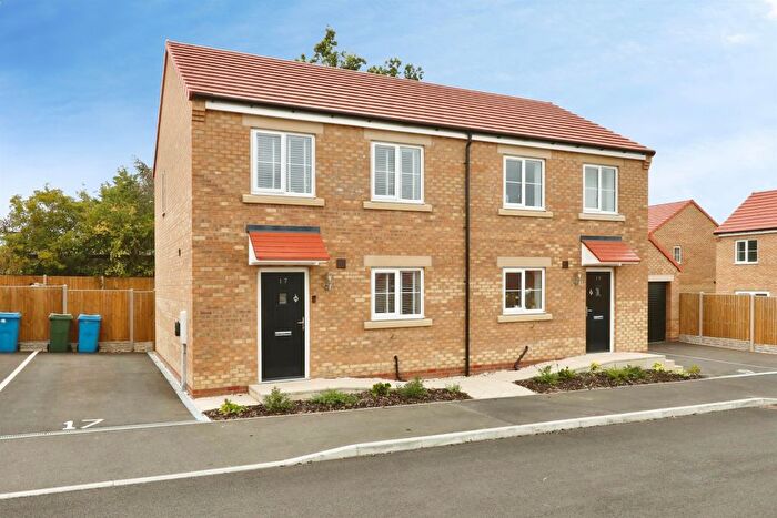 2 Bedroom Semi-Detached House For Sale In Belper Grove, Harworth, Doncaster, DN11