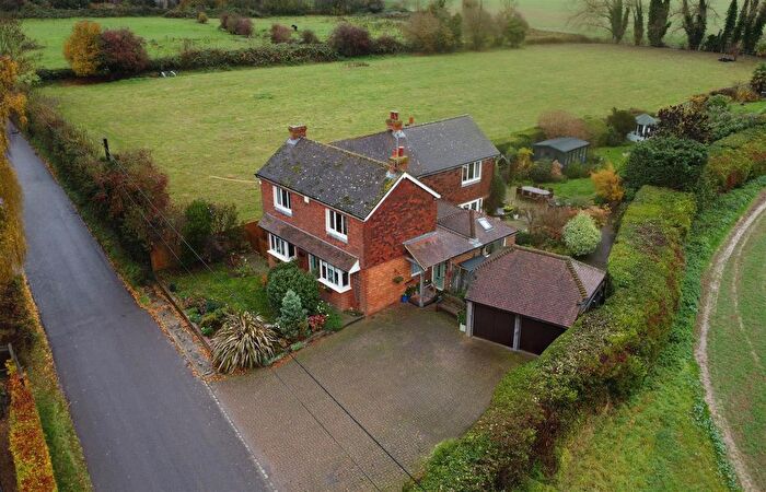 4 Bedroom Detached House For Sale In Bush Road, East Peckham, Tonbridge, TN12