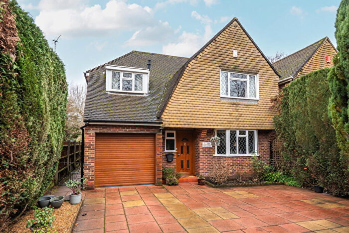4 Bedroom Detached House For Sale In Guildford Road, Ottershaw, KT16