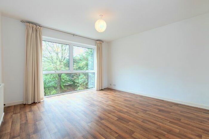 2 Bedroom Flat To Rent In Boundary Close, Woodstock, OX20