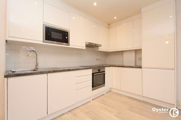 2 Bedroom Flat To Rent In Hemstal Road, London, NW6
