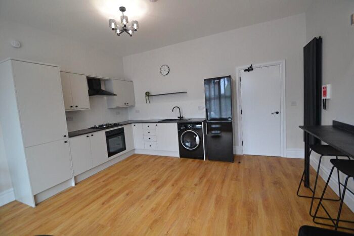 2 Bedroom Flat To Rent In Musters Road, West Bridgford, NG2