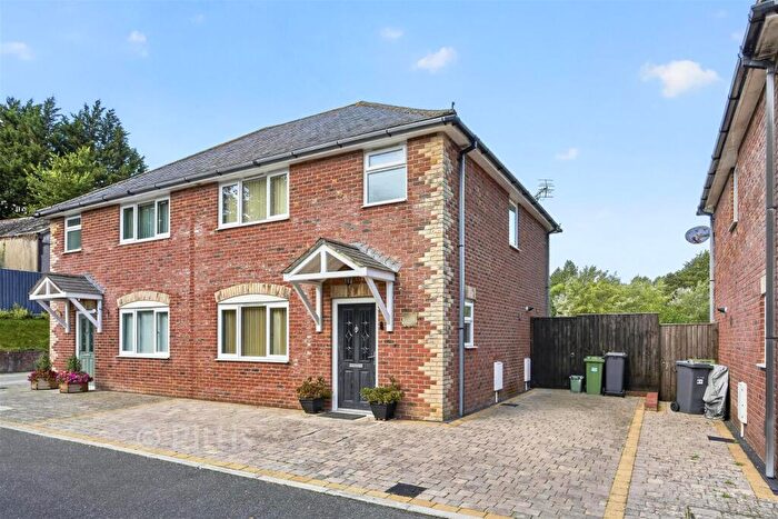 3 Bedroom Semi-Detached House For Sale In Newbridge Close, Shanklin, Isle Of Wight, PO37