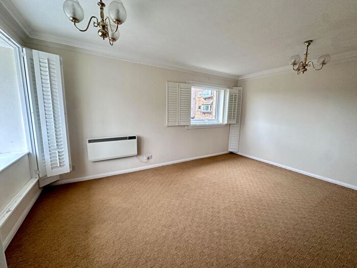 2 Bedroom Flat To Rent In Balcombe Road, Peacehaven, BN10