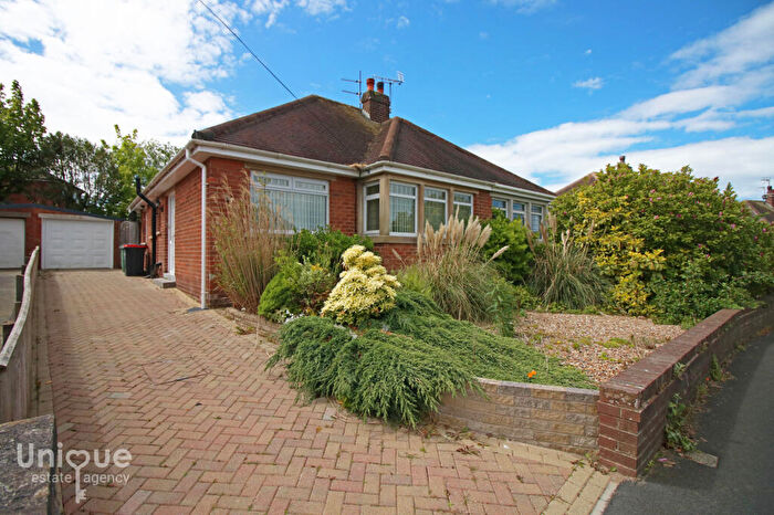 3 Bedroom Semi-Detached House For Sale In Breck Drive, Poulton-le-Fylde, FY6