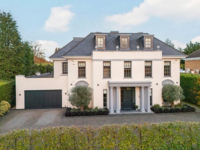 6 Bedroom Detached House For Sale In Icklingham Road, Cobham, KT11