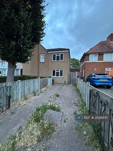 4 Bedroom End Of Terrace House To Rent In Hunters Hall Road, London, RM10
