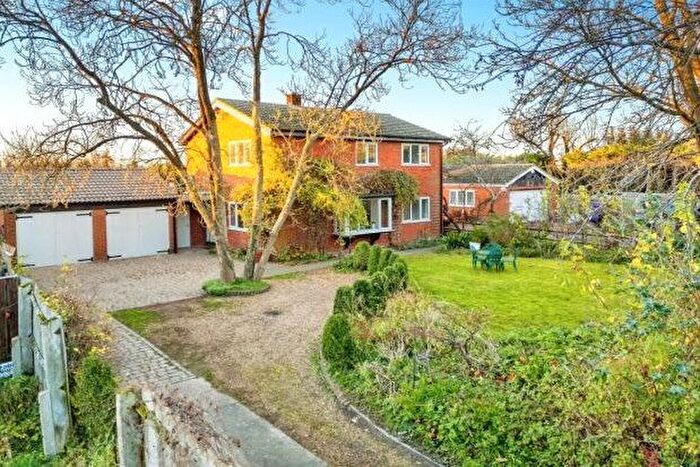 4 Bedroom Property To Rent In High Street, Bedford, MK44