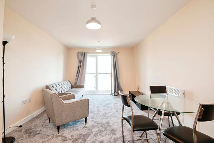 2 Bedroom Apartment To Rent In Overstone Court, CF10