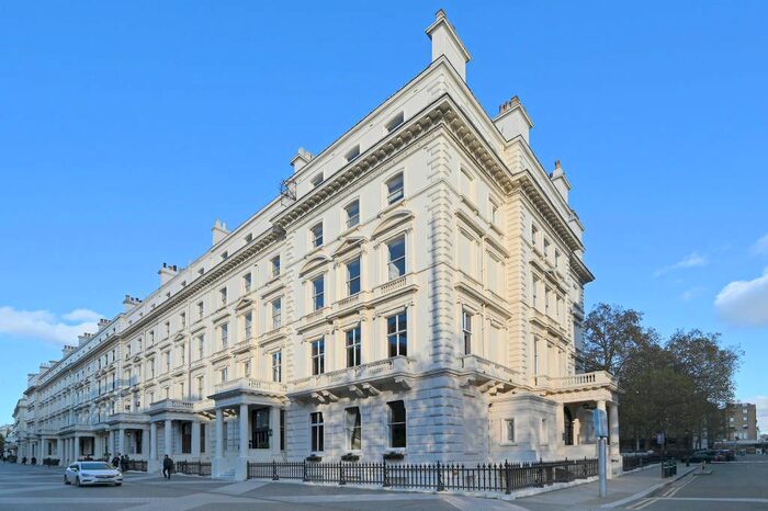 3 Bedroom Flat To Rent In Princes Gate, South Kensington, London, SW7