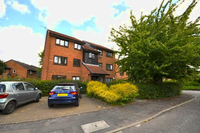 2 Bedroom Apartment To Rent In Pedley Road, Dagenham, RM8