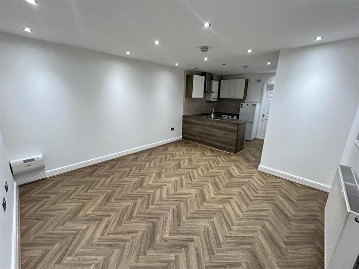 1 Bedroom Flat To Rent In Albert Road, Kings Heath, B14
