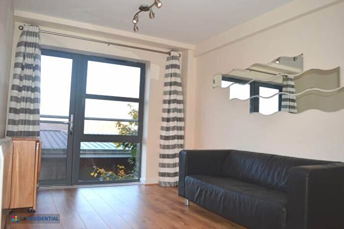 1 Bedroom Flat To Rent In West Street, Sheffield, South Yorkshire, Uk, S1