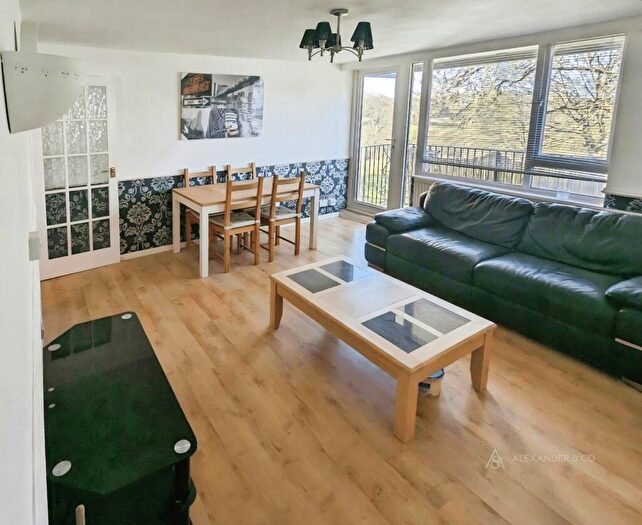 2 Bedroom Flat To Rent In Wood View, Hemel Hempstead, Hertfordshire, HP1