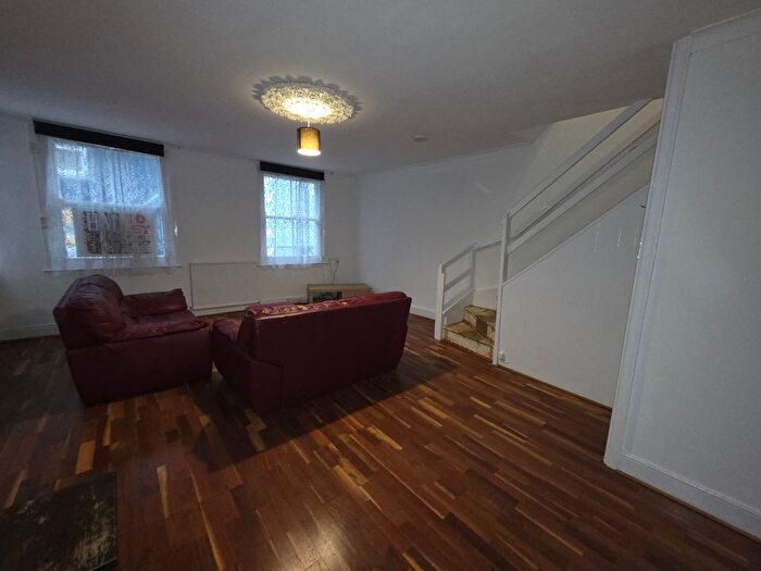 3 Bedroom Maisonette To Rent In Fore Street, Brixham, TQ5