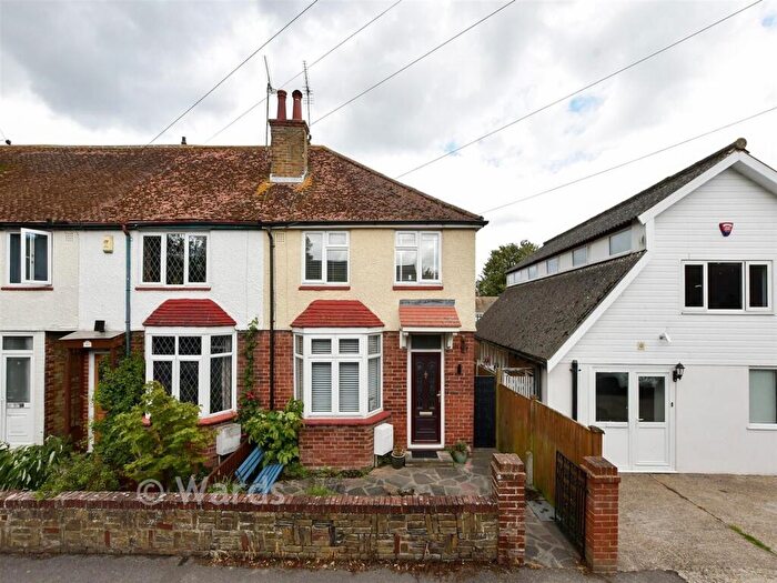 3 Bedroom End Of Terrace House For Sale In Victoria Road, Broadstairs, Kent, CT10