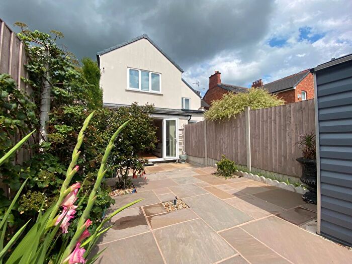 2 Bedroom Semi-Detached House For Sale In North Street, Crewe, CW1