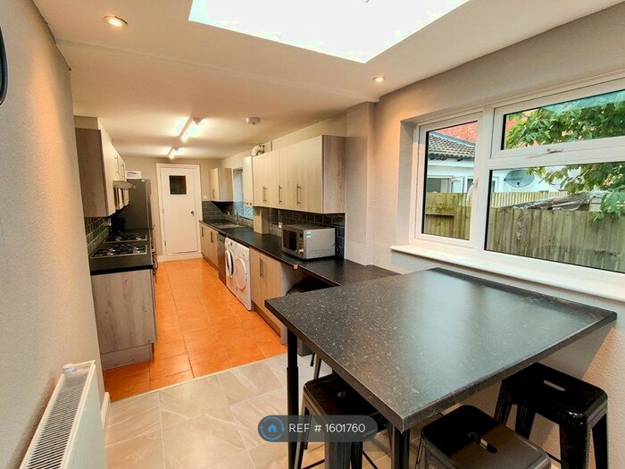 7 Bedroom Terraced House To Rent In Purser Road, Northampton, NN1