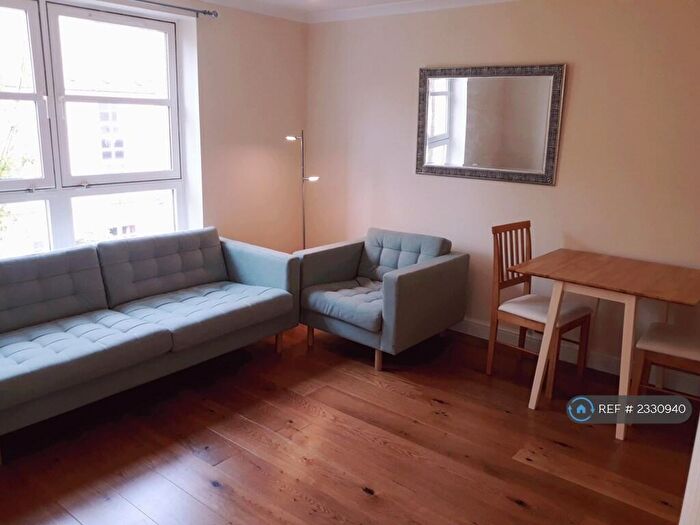 2 Bedroom Flat To Rent In Mcdonald Road, Edinburgh, EH7
