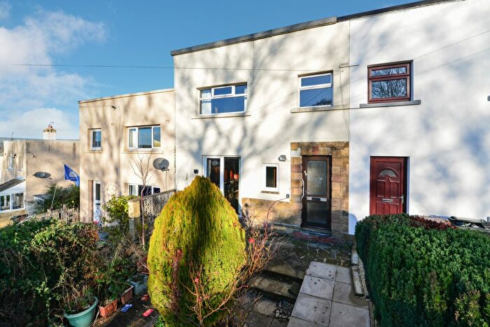 3 Bedroom Town House For Sale In Gloucester Road, Bingley, West Yorkshire, BD16