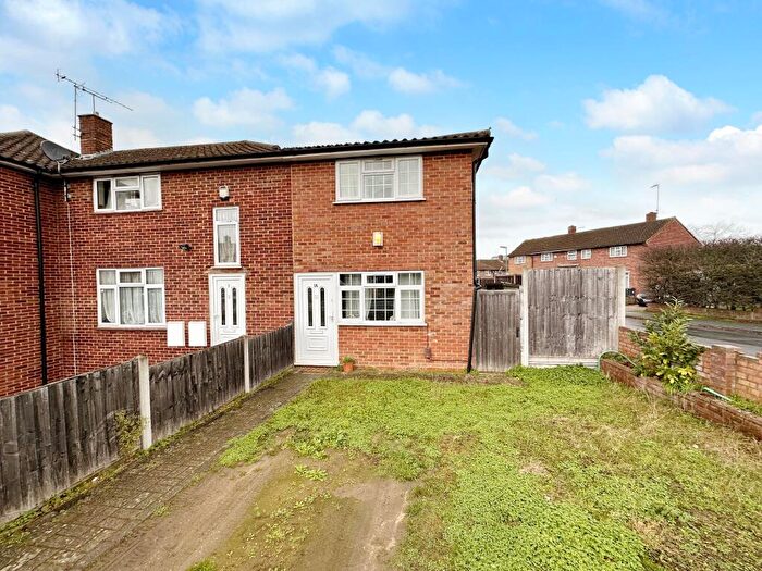 1 Bedroom End Of Terrace House For Sale In Woking, GU21