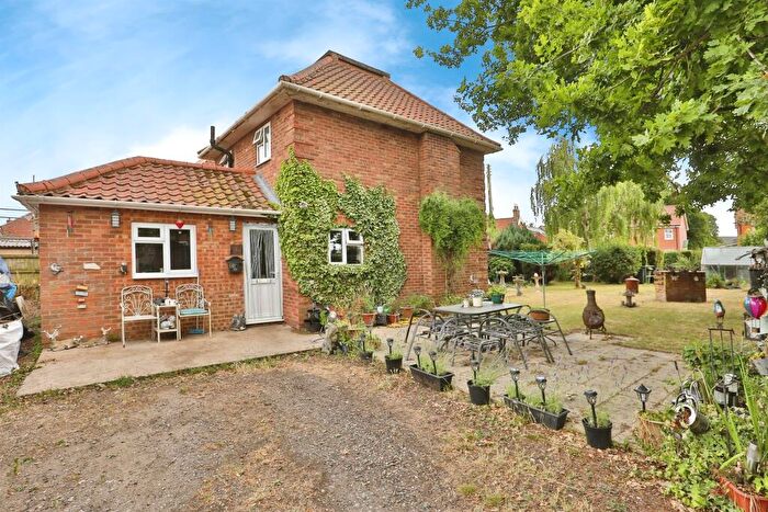 3 Bedroom Semi-Detached House For Sale In Station Road, Spooner Row, Wymondham, NR18