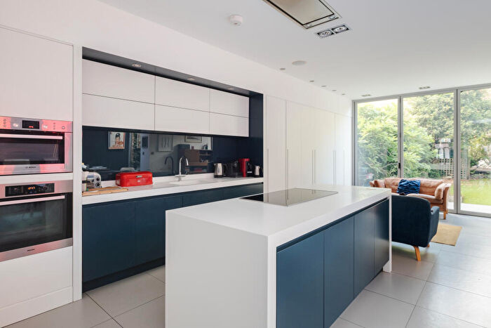 4 Bedroom House For Sale In Redston Road, London, N8