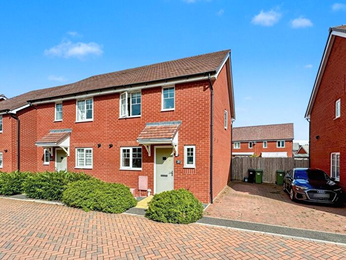 2 Bedroom Semi Detached House For Sale In Blackthorn Row, Faringdon, SN7