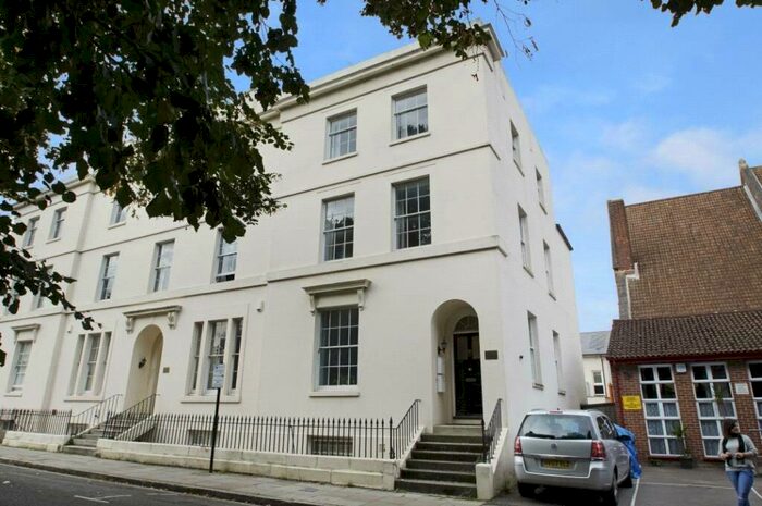 4 Bedroom Apartment To Rent In Rockstone Place, Southampton, Hampshire, SO15