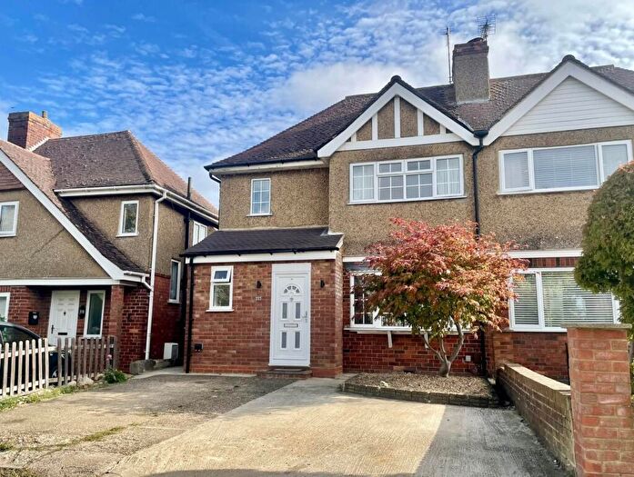 3 Bedroom Semi-Detached House For Sale In Bradwell Road, Bradville, MK13