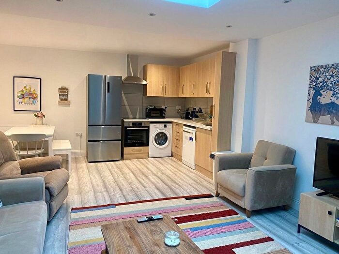 1 Bedroom Flat To Rent In Carslake Road, London, SW15