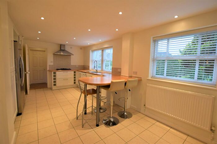 4 Bedroom Detached House To Rent In Fearndown Way, Macclesfield, SK10