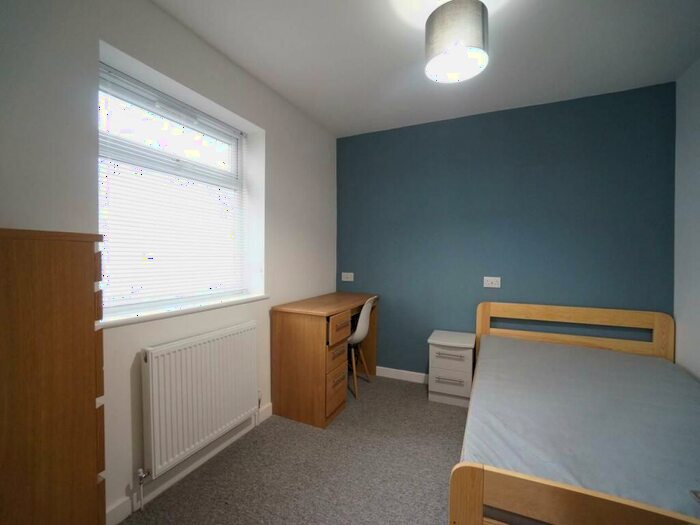 5 Bedroom House To Rent In James Street, Bangor, LL57