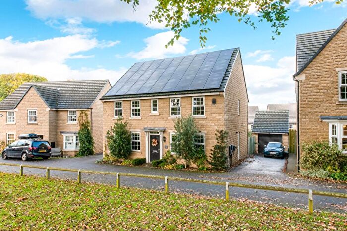 4 Bedroom Detached House For Sale In Paddock Way, Skelmanthorpe, HD8
